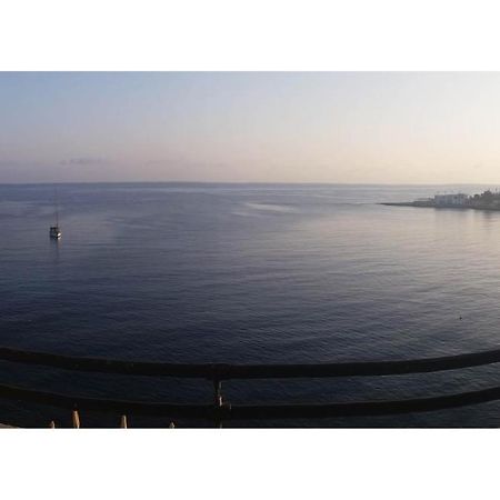 St Julians' Sea Front, Spectacular View, Apartment San Ġiljan Kültér fotó