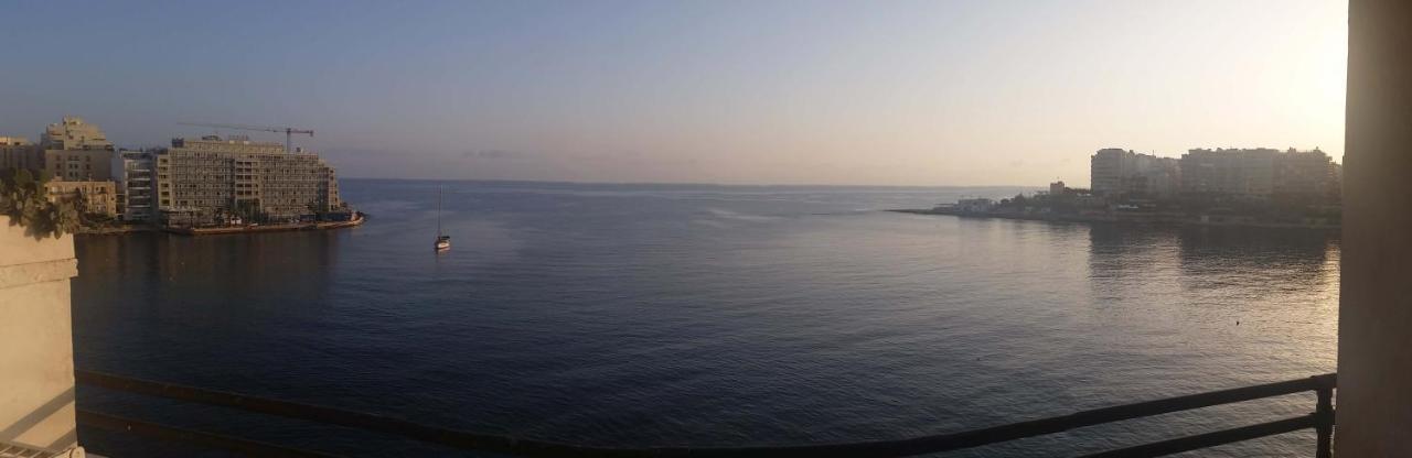 St Julians' Sea Front, Spectacular View, Apartment San Ġiljan Kültér fotó