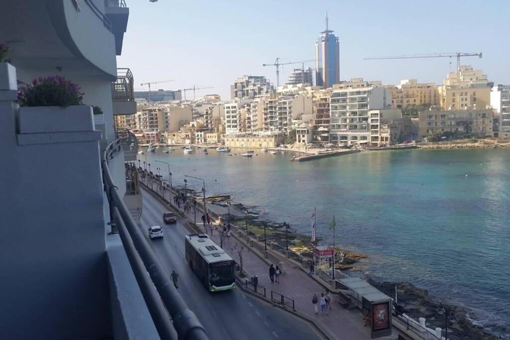 St Julians' Sea Front, Spectacular View, Apartment San Ġiljan Kültér fotó